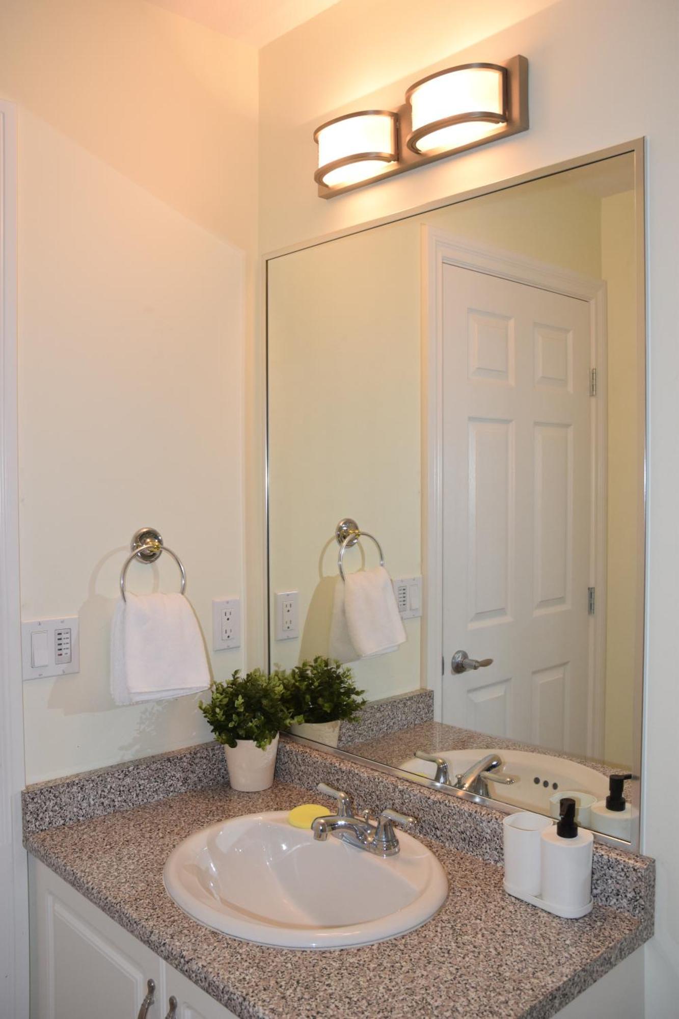 A Private Suite In Port Moody 外观 照片